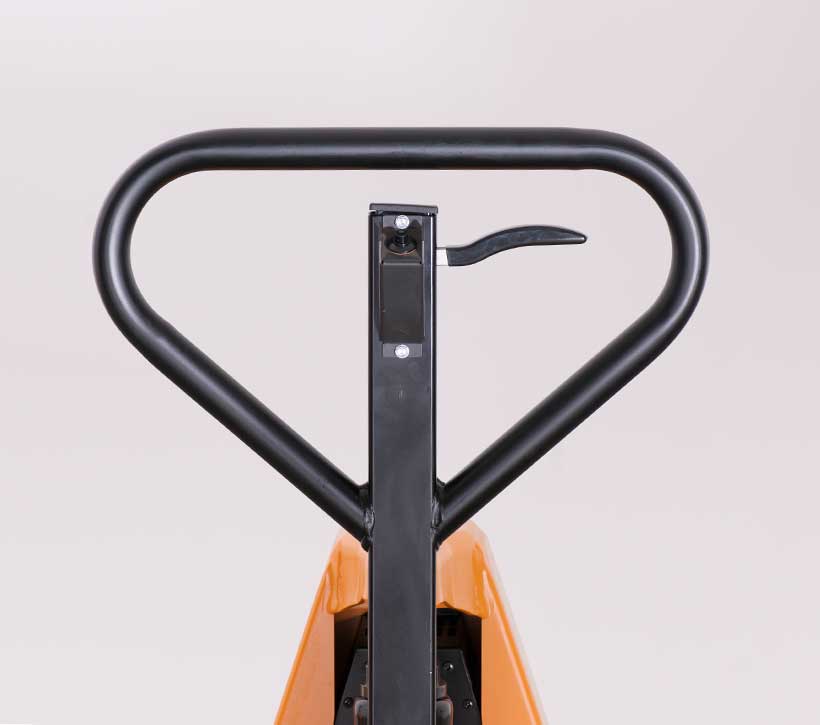 Electric skid lifter with ergonomic handle